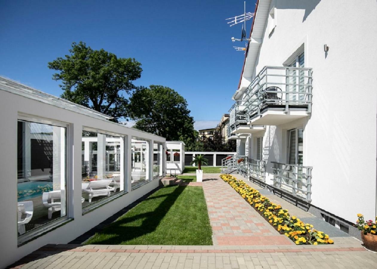 Palisander Z Widokiem Na Morze Trzęsacz Exteriér fotografie